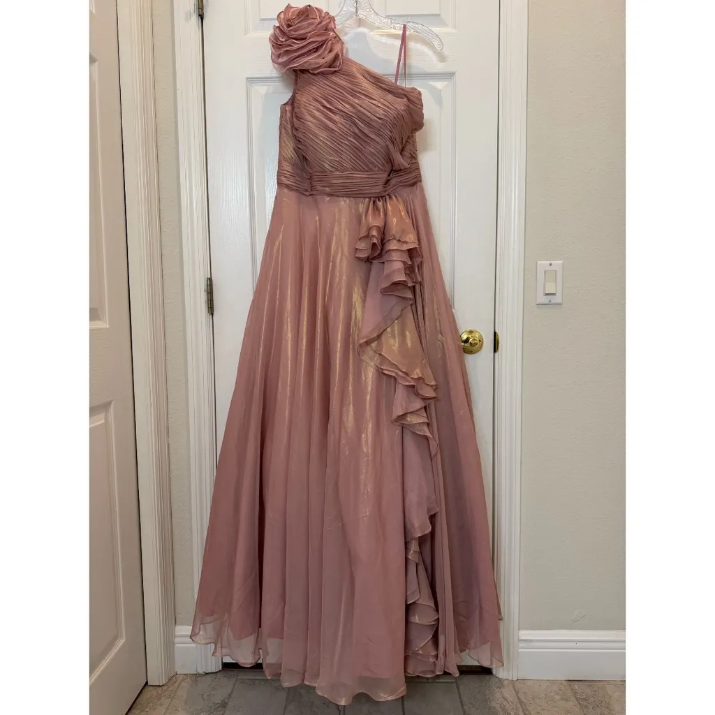 NWT Mac Duggal 49252 Pink Iridescent One Shoulder Rosette Ball Gown Size 10 - Image 5