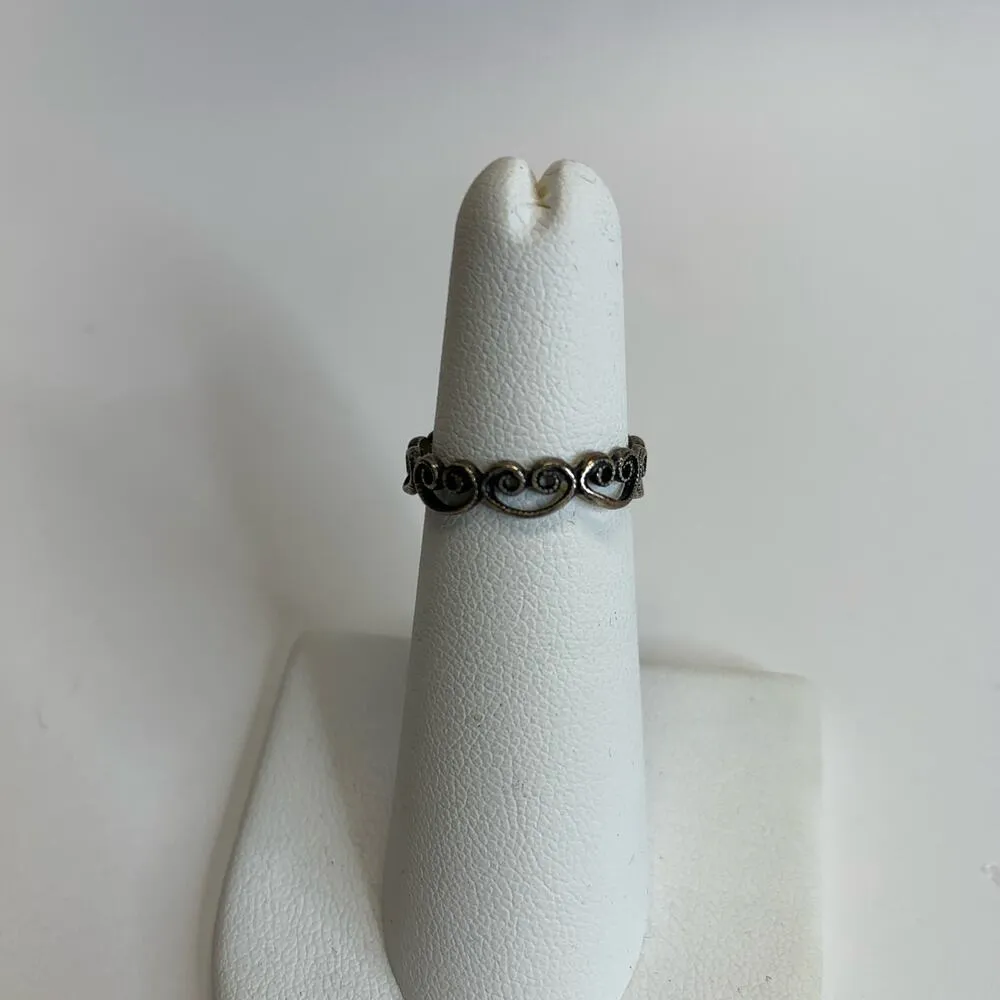 Bronze Scroll Hearts Ring Sz 4.5 3/16" wide Gold - Image 2