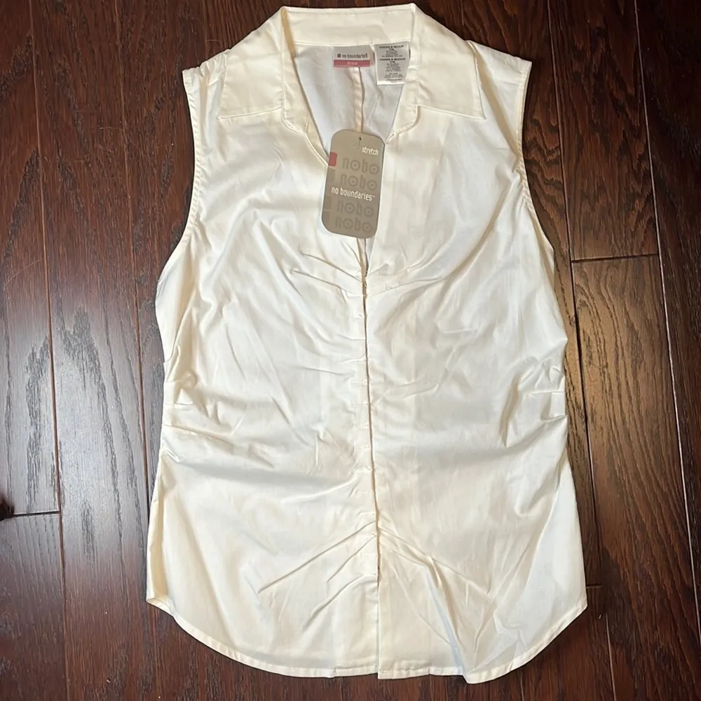 stretch sleeveless woven blouse Junior size medium NWT - Image 2