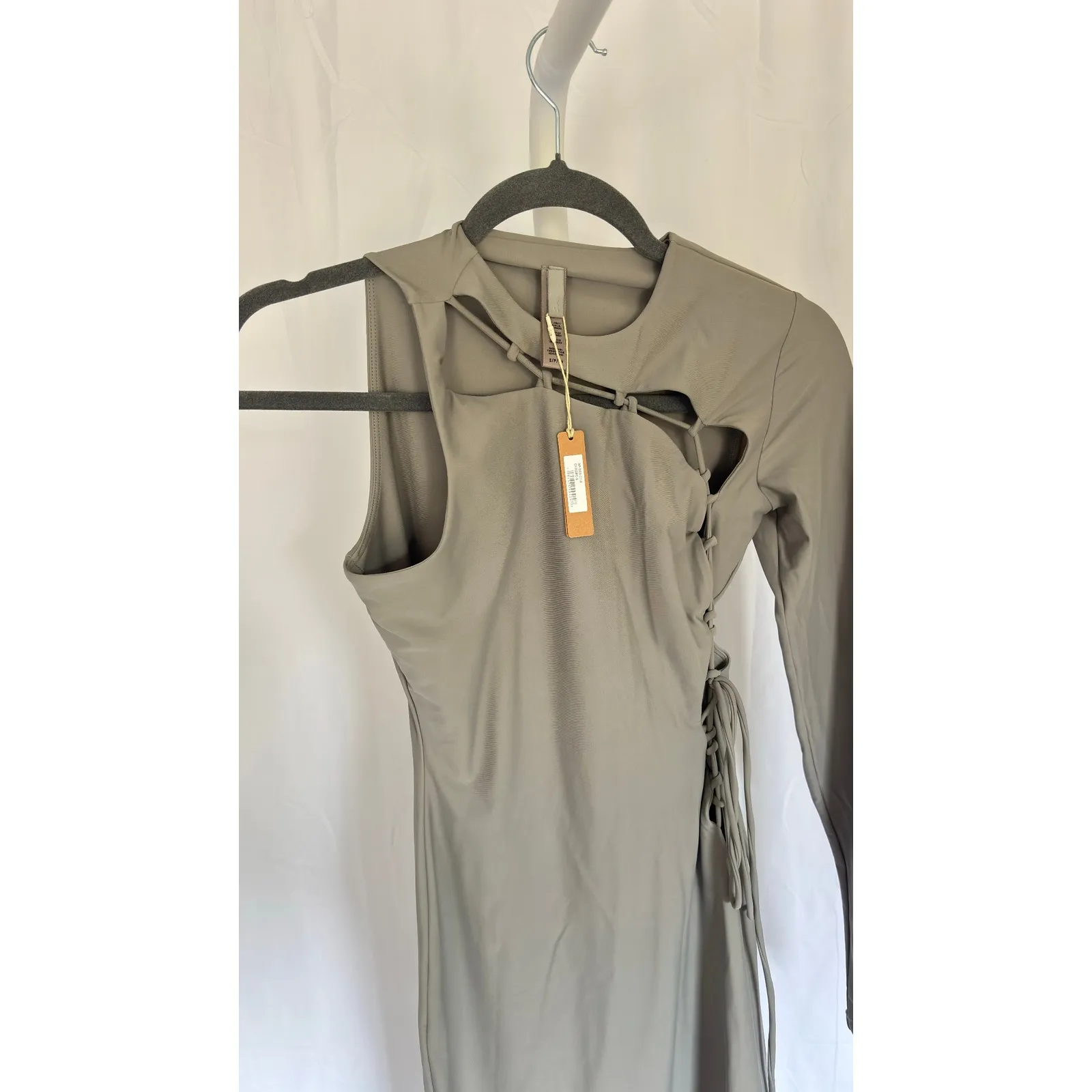 $98 NWT SKIMS APDRS-2110 Chrome S One Sleeve Cutout Lace Up Mini Dress S - Image 4