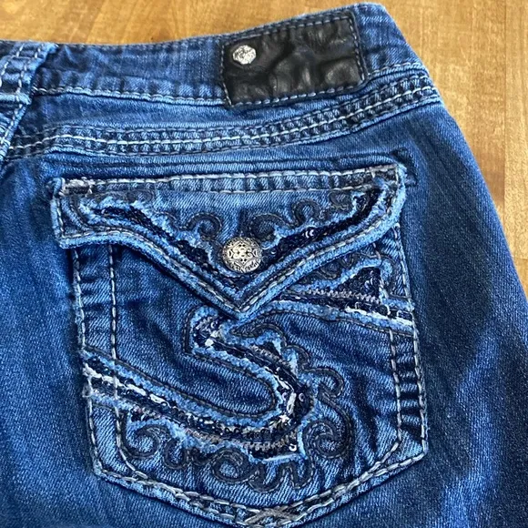 Silver Jeans  Suki Flap Capri 29 - Image 2