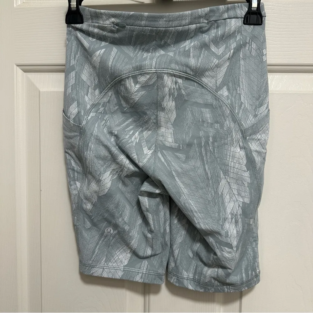 Lululemon Swift Speed High-Rise Short 8" Reverberate Chevron Jacquard Size 4 - Image 4