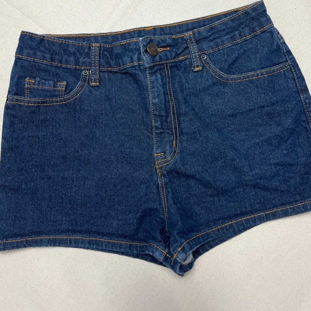 BDG NWOT Dark Blue Jean Shorts - Image 5