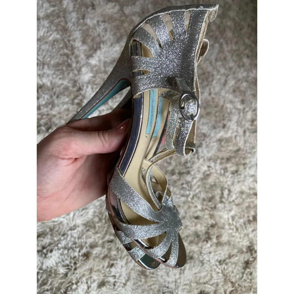 BETSEY JOHNSON Glitter Silver Heels Sz 5.5 VTG Glam Party Sparkle Wedding Date - Image 6