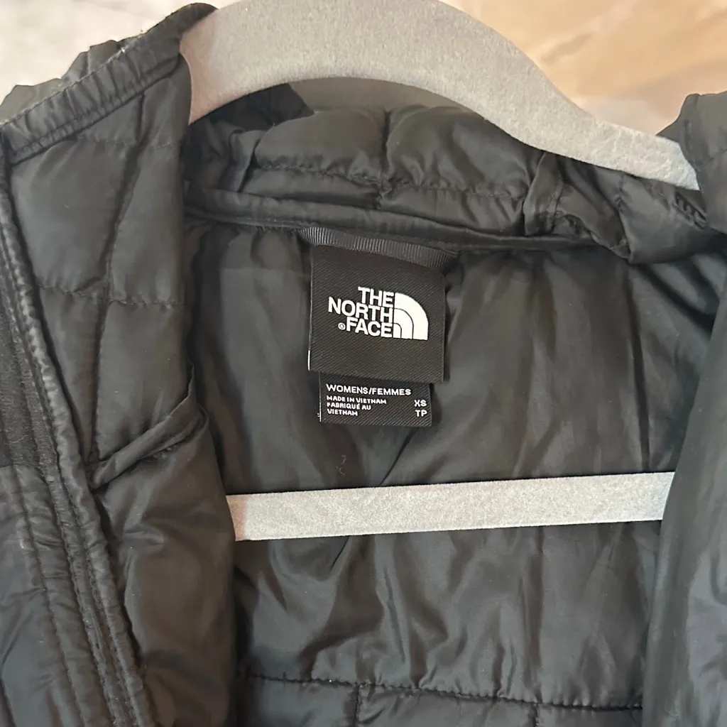 North Face Thermoball Eco Parka Women's Black light puffer Jacket - Image 5