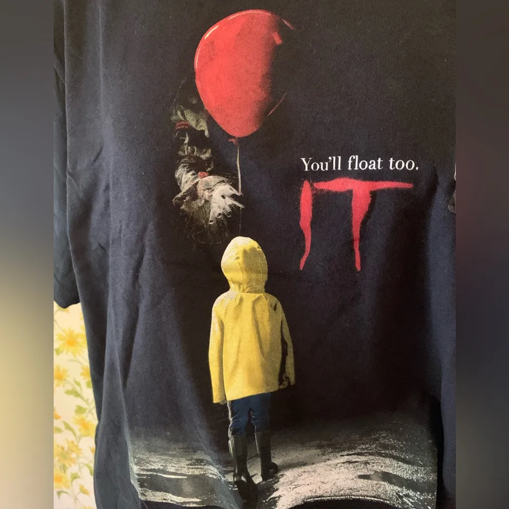 IT shirt red balloon size L - Image 6