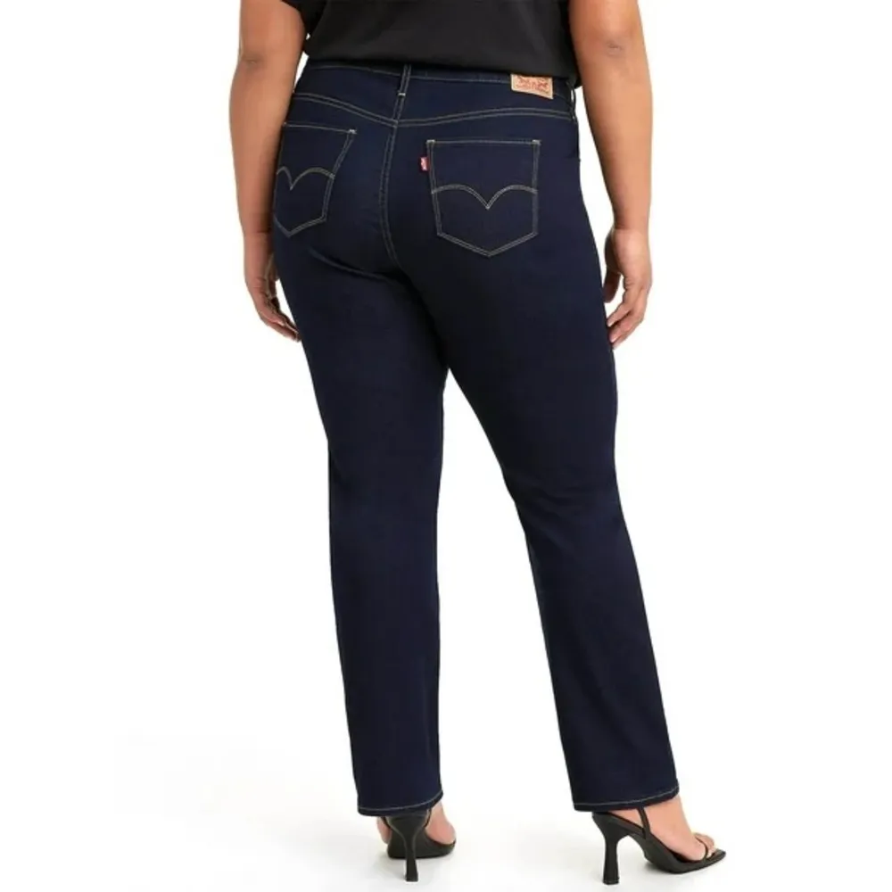 Levi’s Women's Plus Size 724 High-Rise Straight Jeans Size 18W Short Dark Wash - Image 3