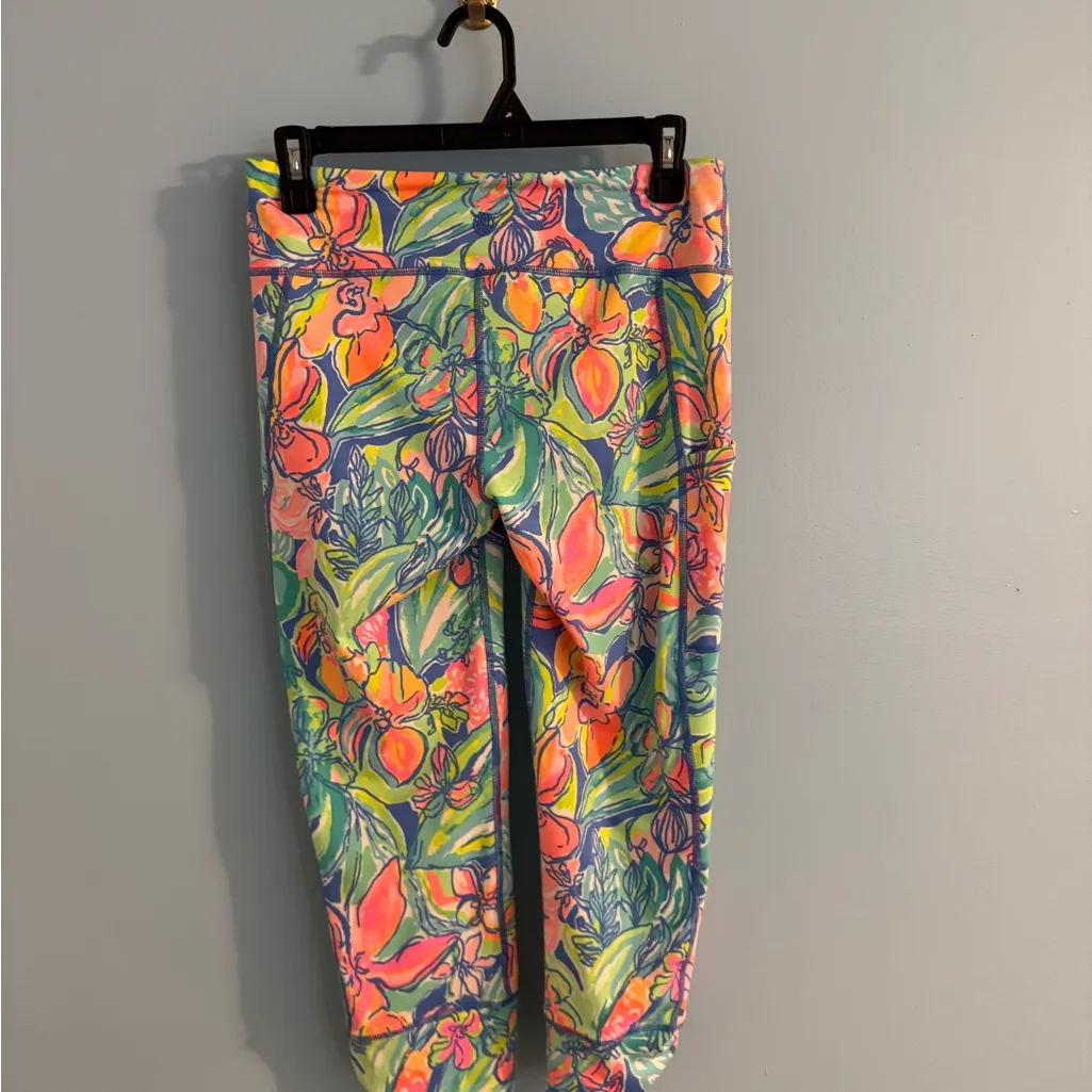 Lilly Pulitzer “luxletic” athletic capri leggings size M Size M - Image 6