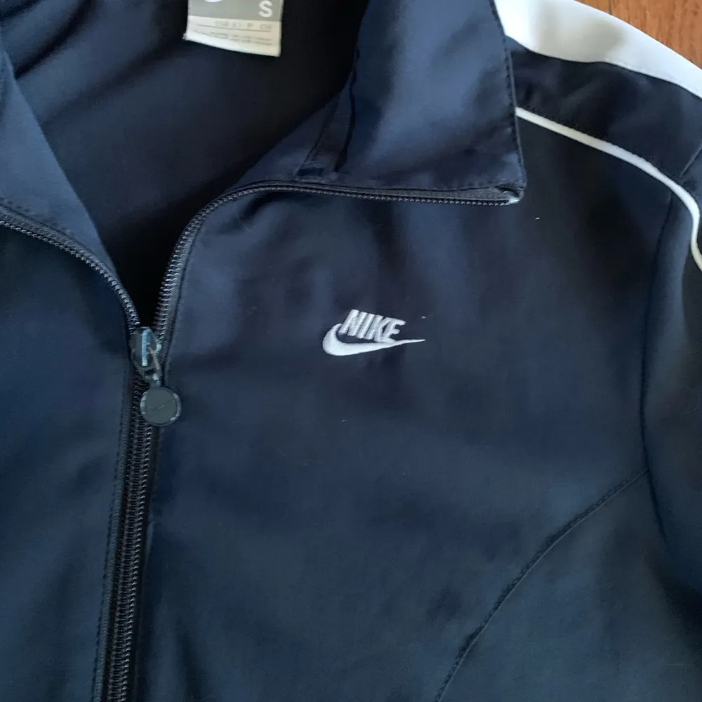 NIKE - Classic Track Jacket - Sz S. EUC - Image 2
