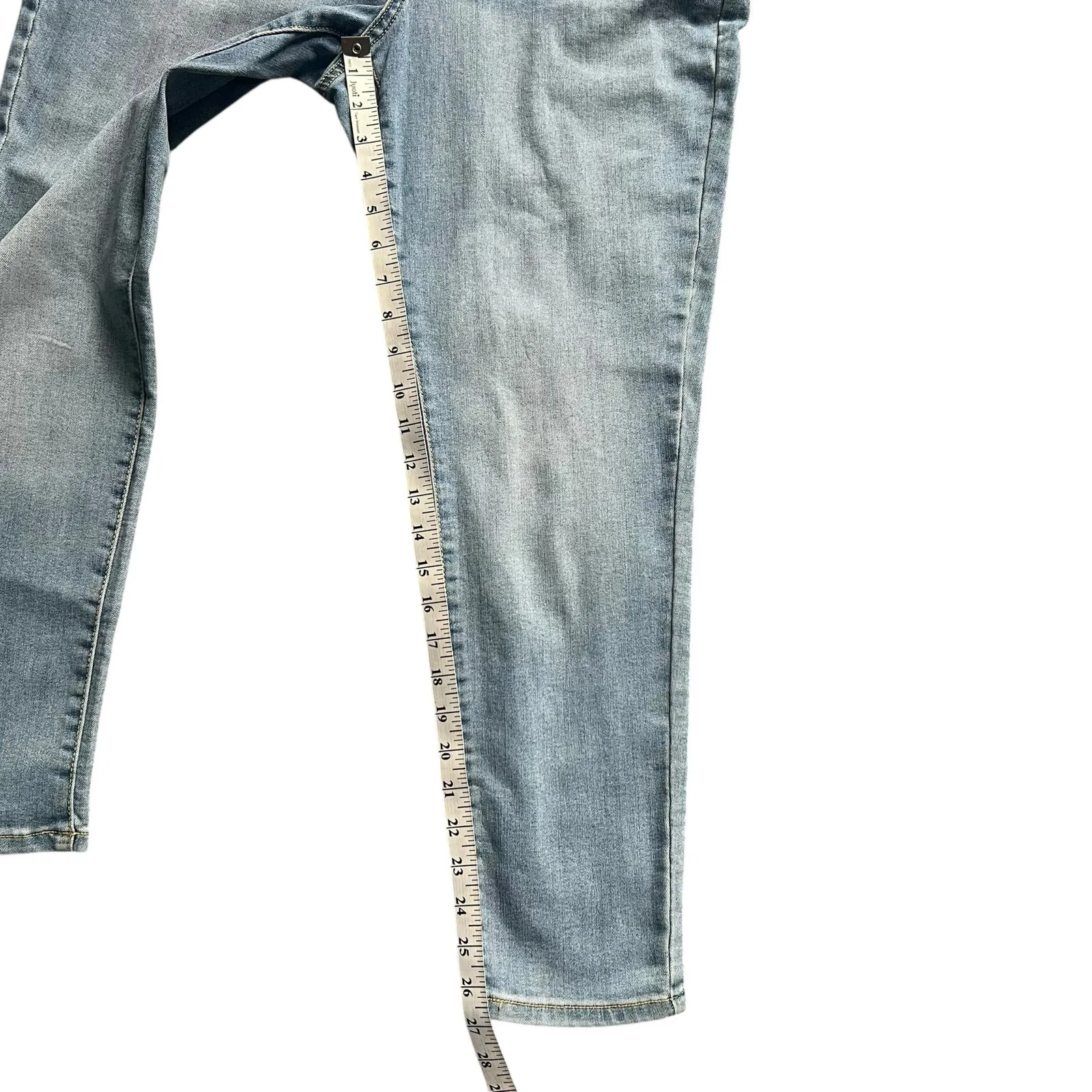 Style & Co Womens Mid-Rise Curvy Skinny Jeans 10 Short Light Wash - Image 15