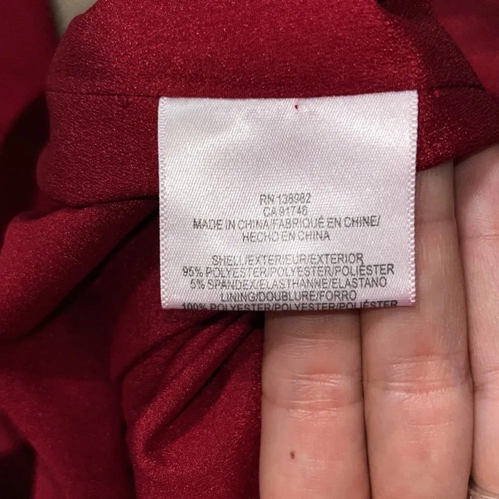 Dress The Population Lyla V-Neck Sleeveless Crepe Sheath Pencil Dress Garnet XXL - Image 9