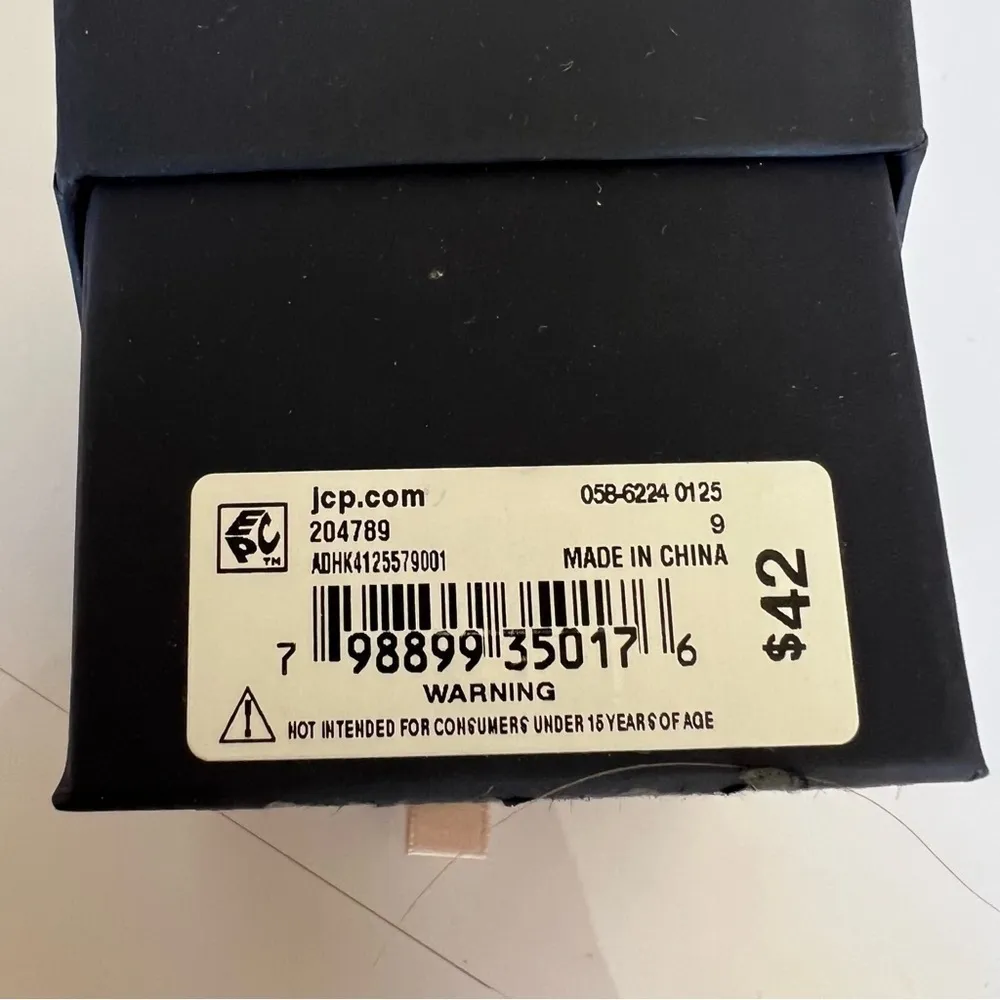 Cubic Zirconia Puré Silver Plated Ring Size 9 - Image 7