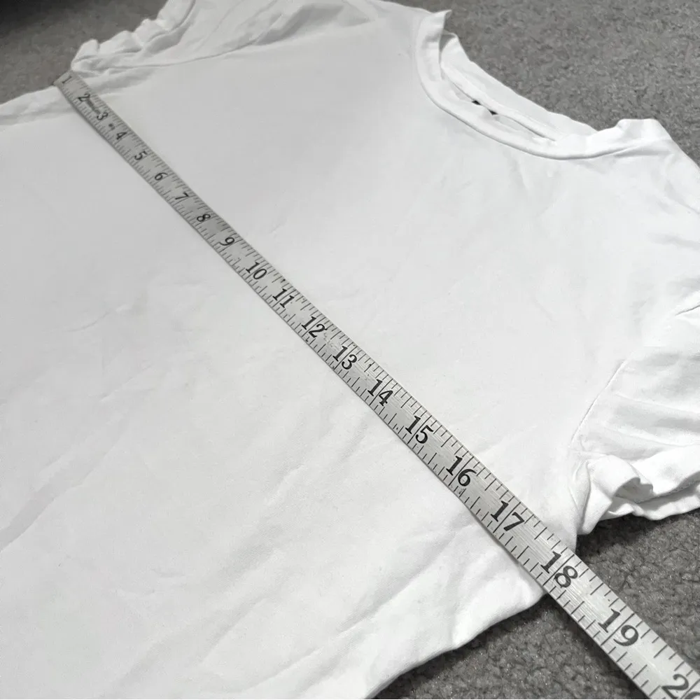 Solid White Form-Fitting Short Sleeve T-Shirt - Image 5