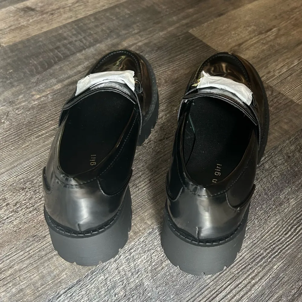 Madden Girl Womens  Harlow Platform Loafer - Black 8.5 NWOT - Image 2