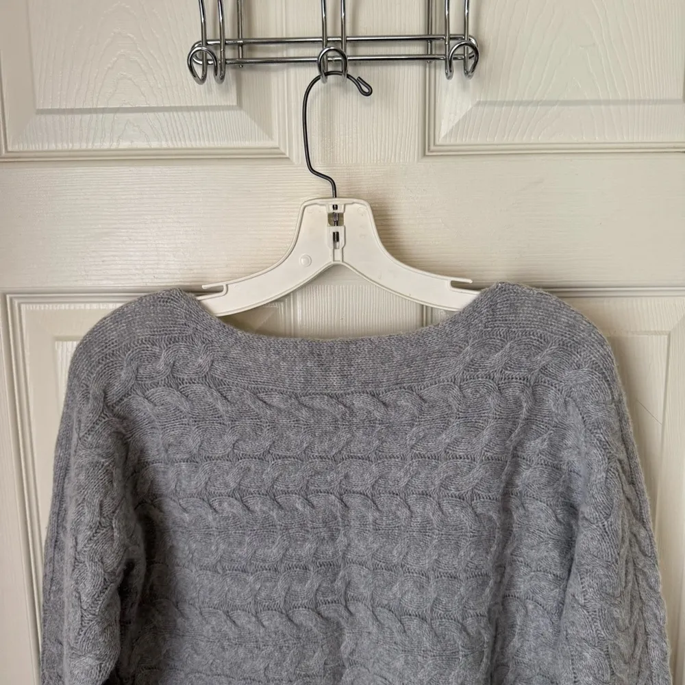 Talbots Gray Merino Wool Cashmere Blend Pullover Gray Sweater Medium Pet… - Image 3