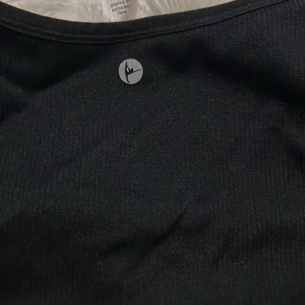 90 Degree By Reflex Ribbed V neck Sports Bra Color Black Size L P2P 15” NWOT - Image 5