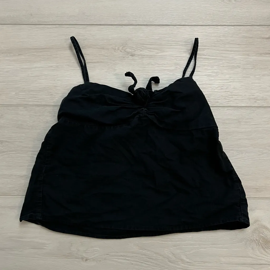 Brandy Melville John Galt Sasha Tank in Black | Cropped Tank Top - Image 2