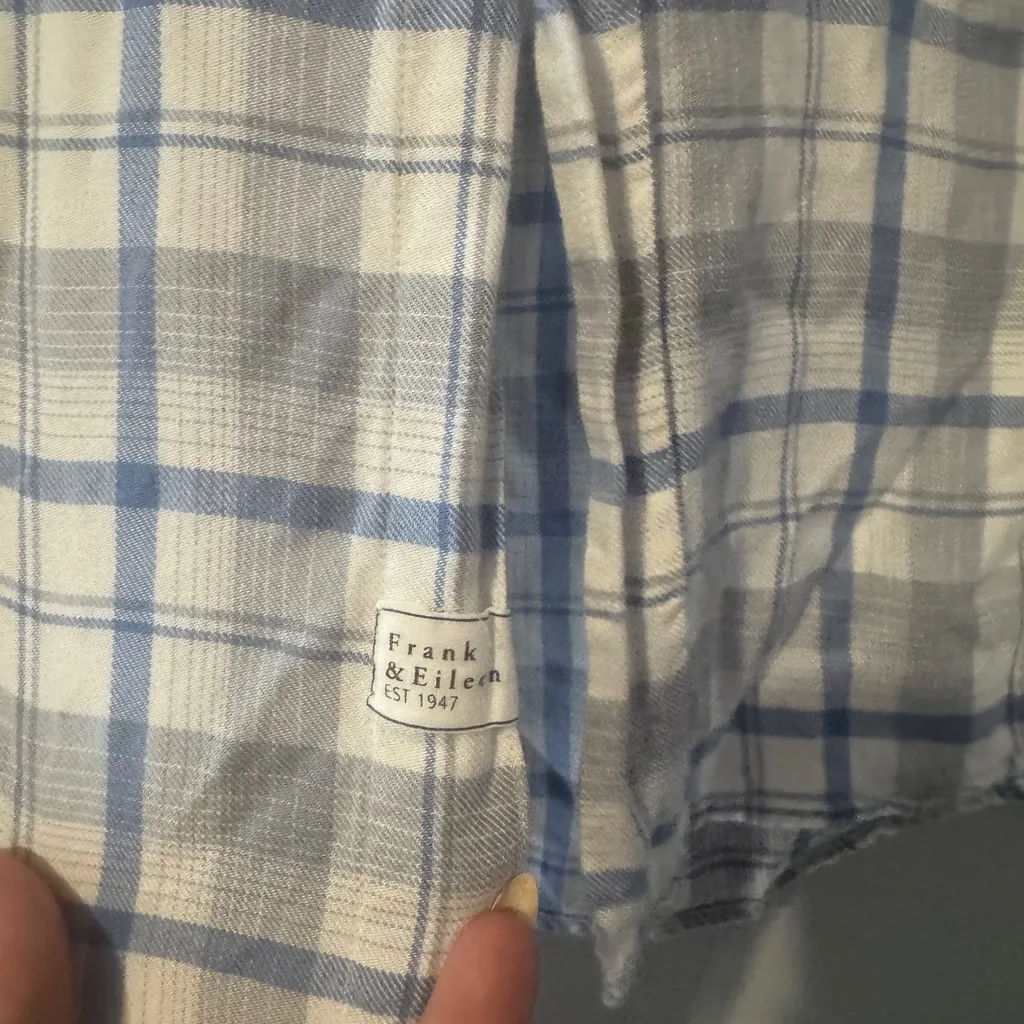 Frank & Eileen Eileen Button - Image 4