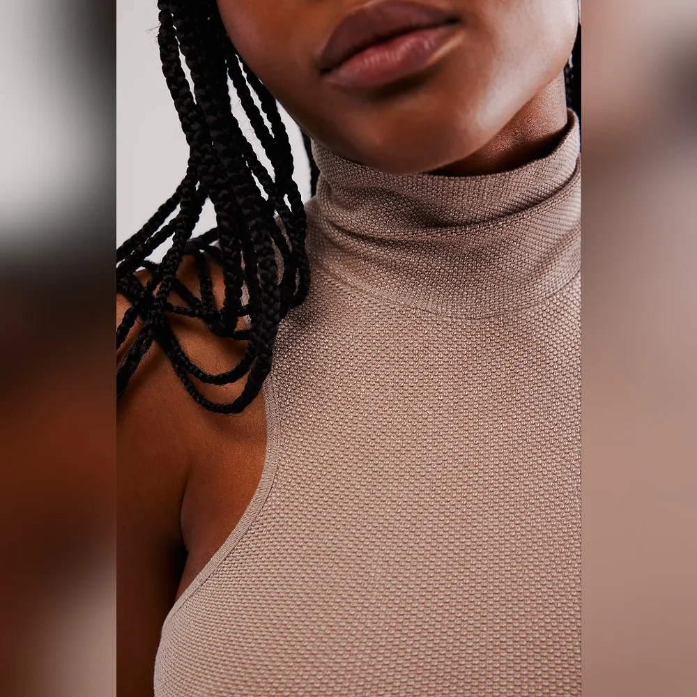 NWT Free People Always Ready Seamless Turtleneck Tank in Mocha Meringue Sz XS/S - Image 3