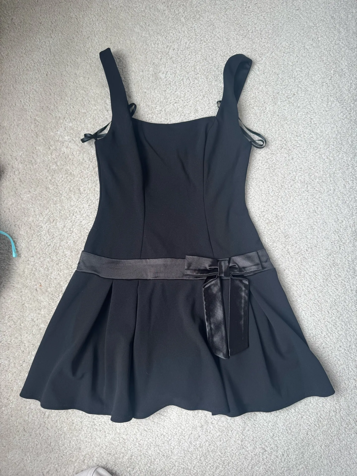 Black mini dress with bow  - Image 2