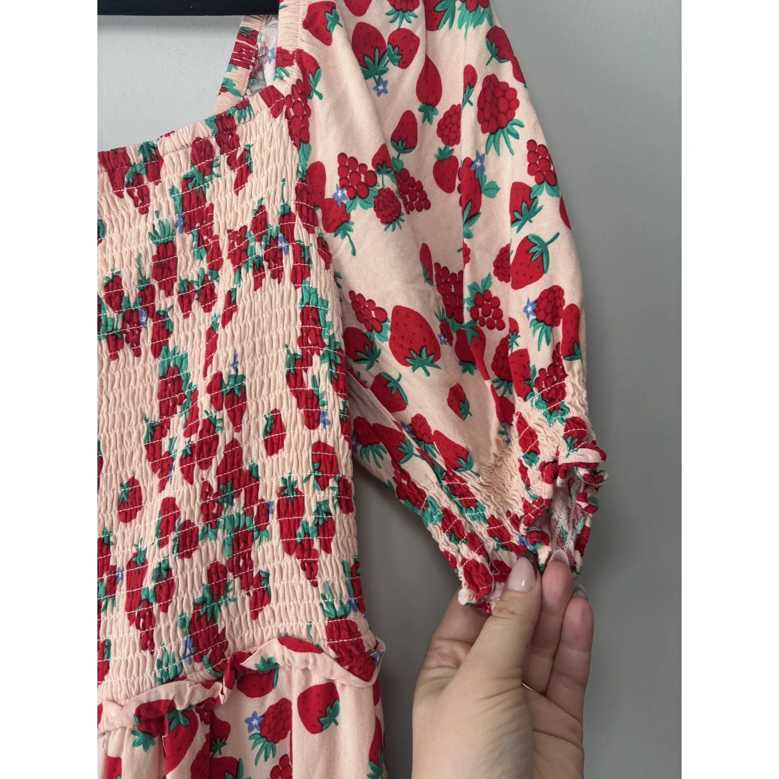 Betsey Johnson Strawberry Puff Sleeve Smocked Bodice Tiered Maxi Dress‎ Sz Large - Image 6