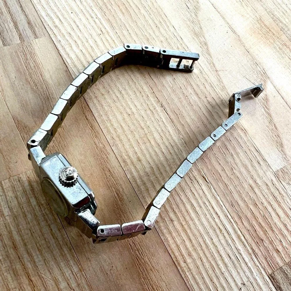 Bulova Ladies Watch Rare Vintage White Gold Tone Manual Winding N8 Swiss Made - Image 8