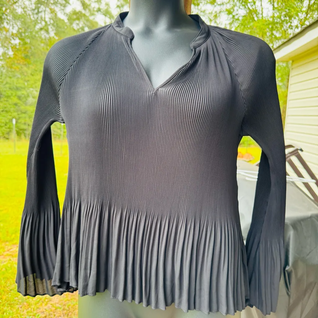 Current Air Elegant Black Pleated Women's Top - Image 2