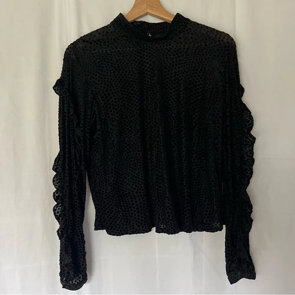 Long sleeve ruffle mock neck velvet speckle top black size Med - Image 3
