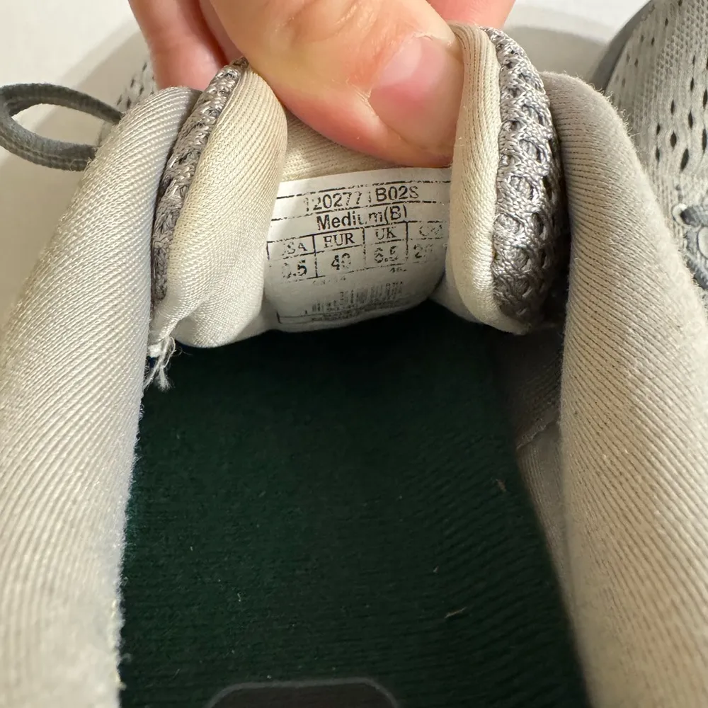 Brooks Gray Ghost 11 Lace Up Running Sneaker Shoes Women’s 8.5 - Image 4