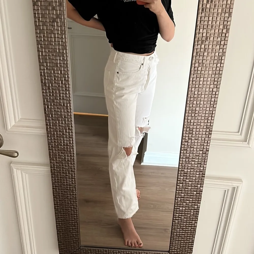 Agolde 90's Mid Rise Loose Fit White Jeans Size 26 in Vanish White - Image 7