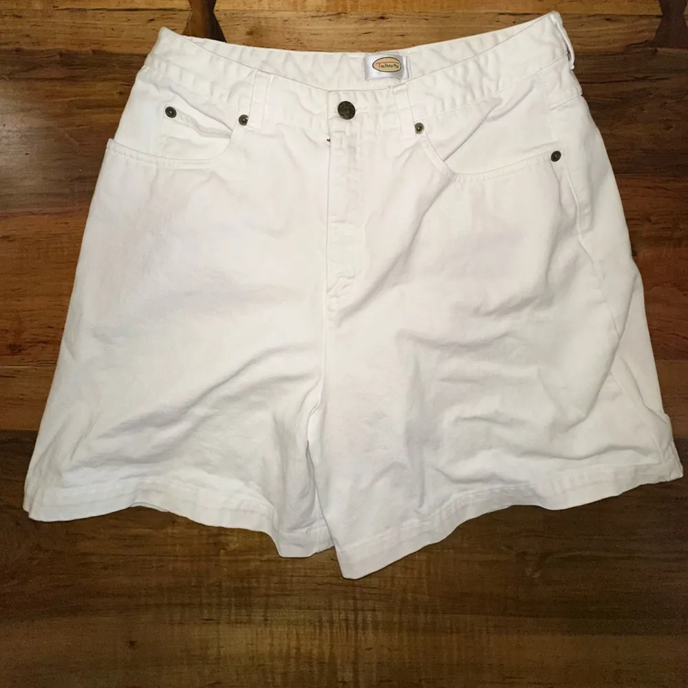 EUC Talbots White High Waist  Bermudas Shorts - Image 3