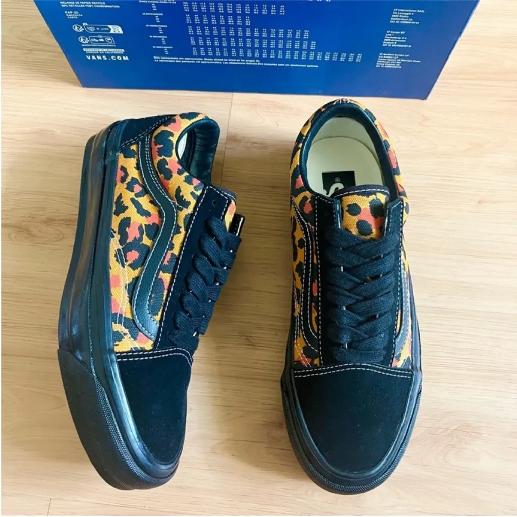 Vans Premium Old Skool Leopard
Shoe Women 9.5 US Mens 8.0 US - Image 2