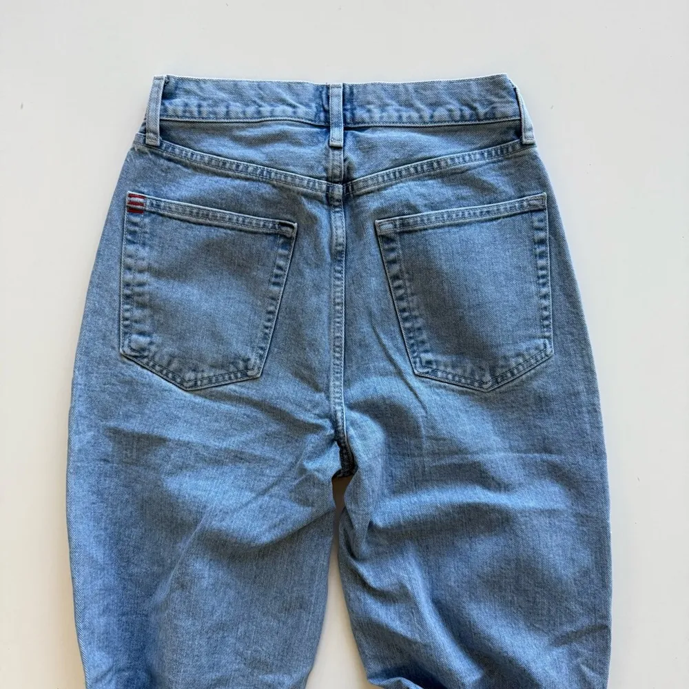 BDG Distressed Boyfriend Jeans Size 27 - Image 5