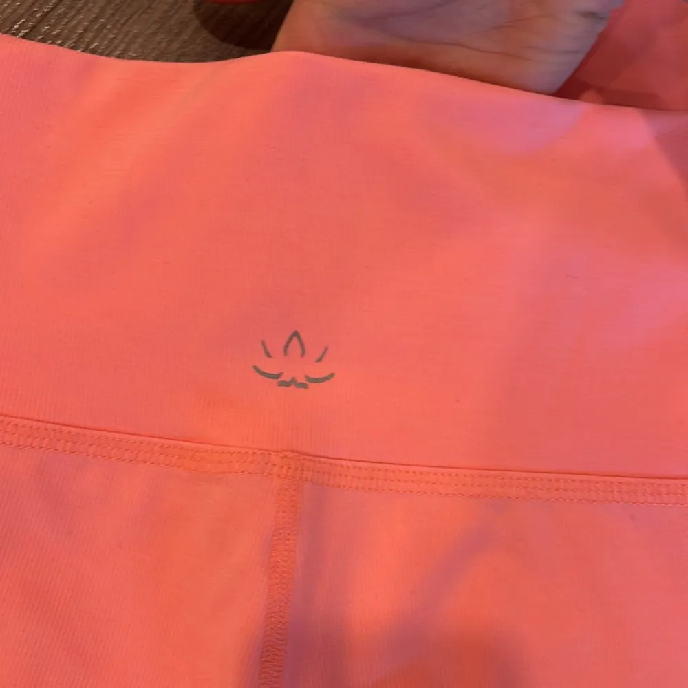 High Rise Ribbed Midi Leggings - Image 2