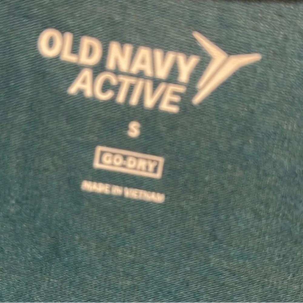 Old Navy Active Go Dry Green "Find Your Rhythm" Cropped Short T-Shirt Small - Image 2