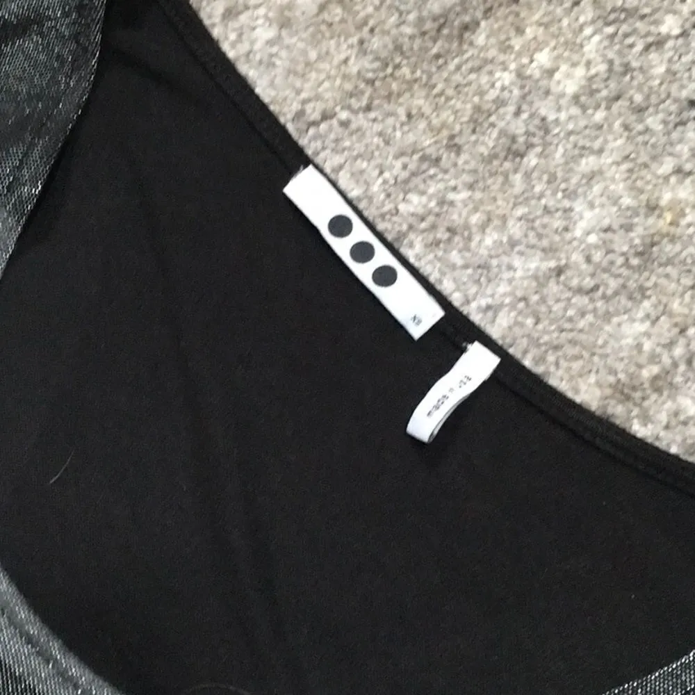 Three Dots metallic top. Perfect holiday top.NWOT - Image 6