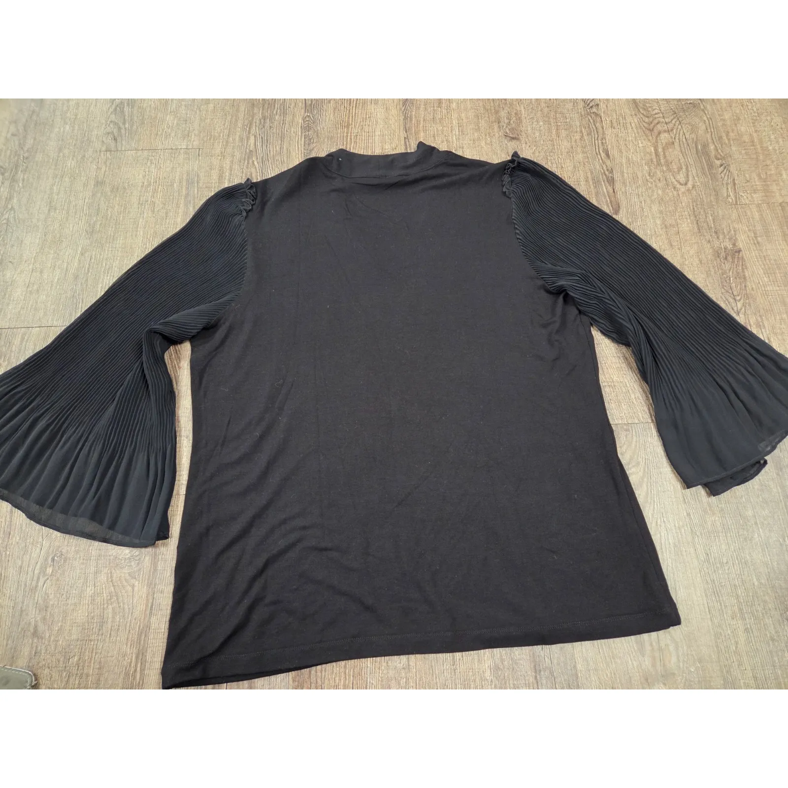 Chico's Black Blouse Sheer Pleat Flowy Sleeves Tee V Neck Size 2 - Large Shirt - Image 5