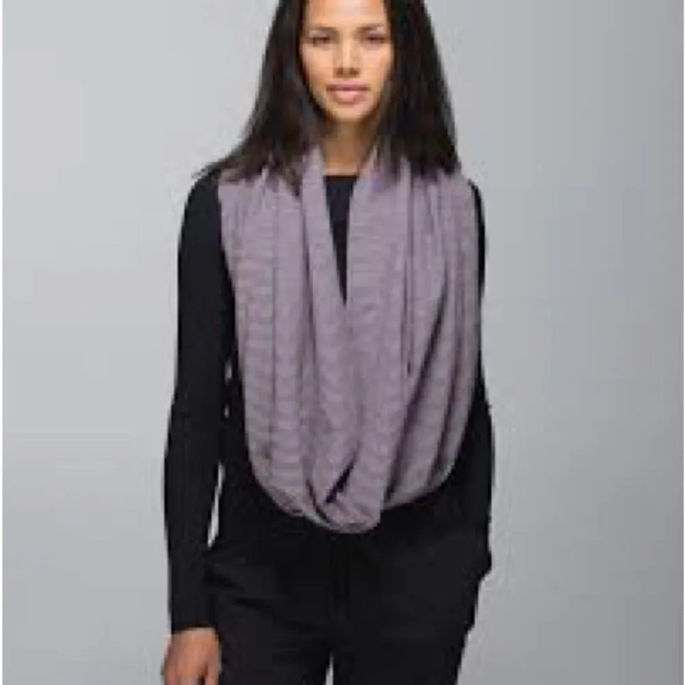 Lululemon Vinyasa Scarf *Rulu Hyper Stripe Mauvelous Heathered Black Gray - Image 4