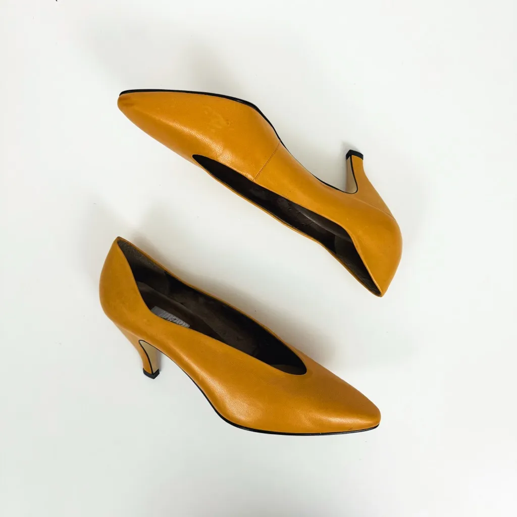 Vintage 80s Genuine Leather Pumps in Turmeric Yellow | Size 9.5 - Image 6
