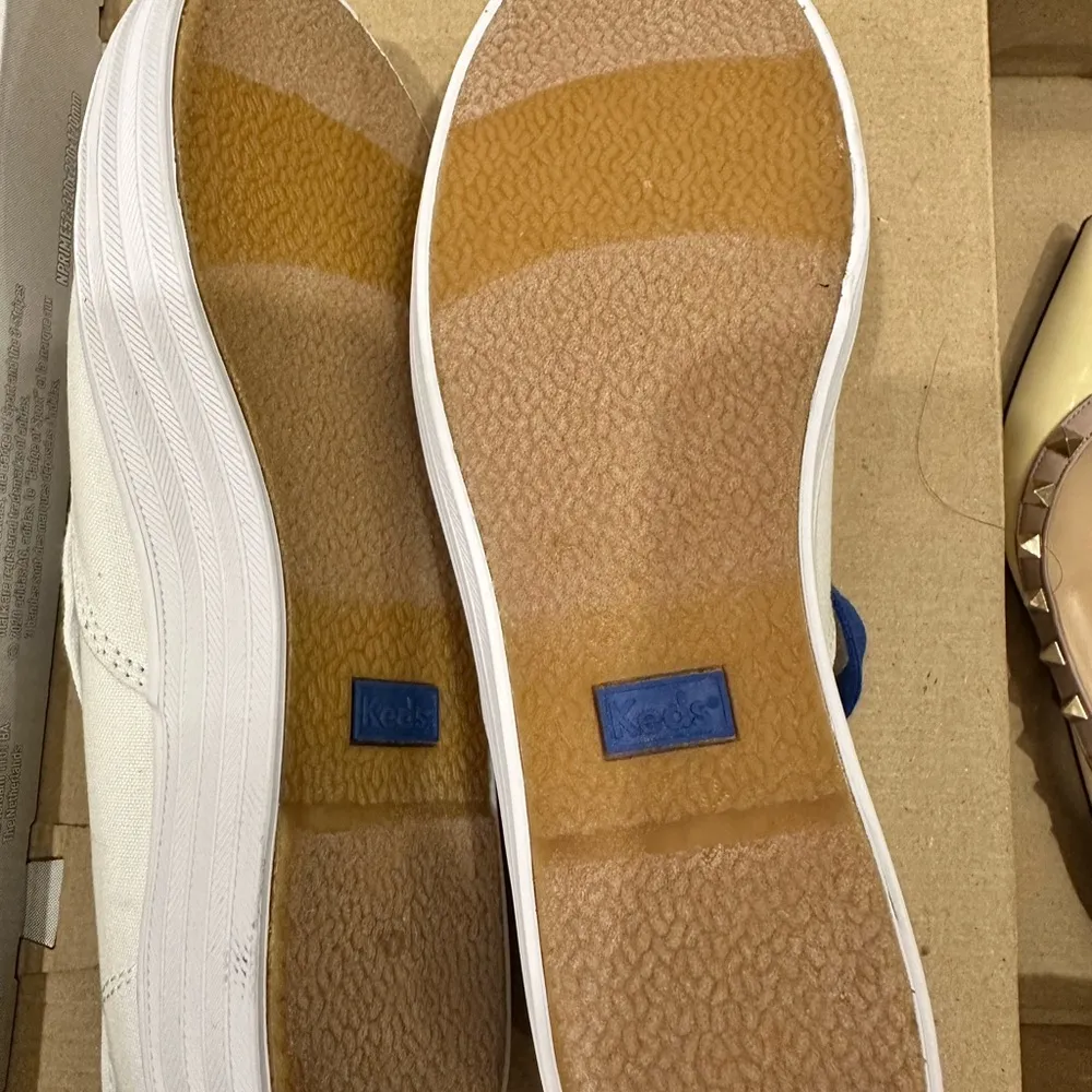 Keds White Canvas Sneakers - Image 3