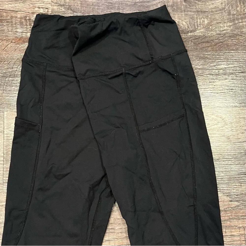 Ouges Black Crop Leggings With Side Pockets Size Large - Image 2