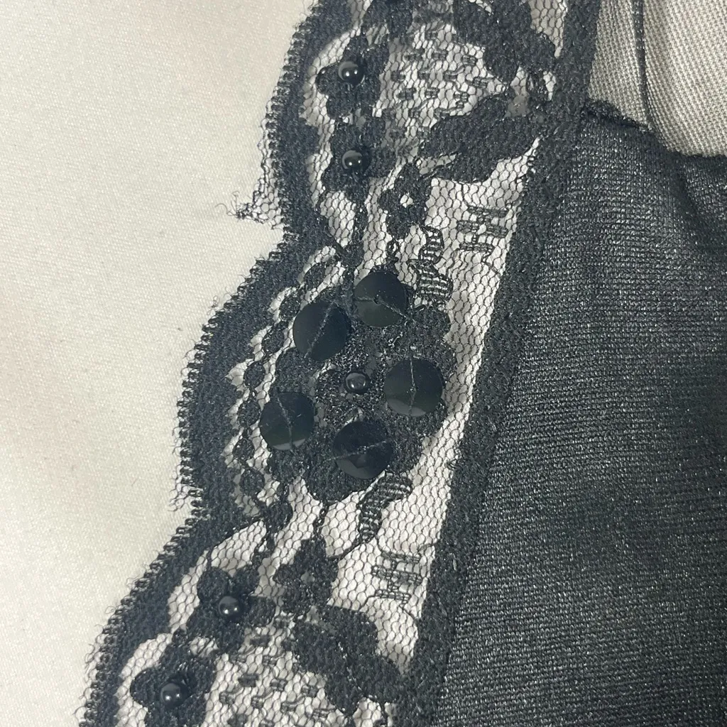 ADONNA LACE BEADED/SEQUIN LONG NIGHTGOWN CRISS CROSS BACK PREOWNED S‎ BLACK A-40 - Image 8