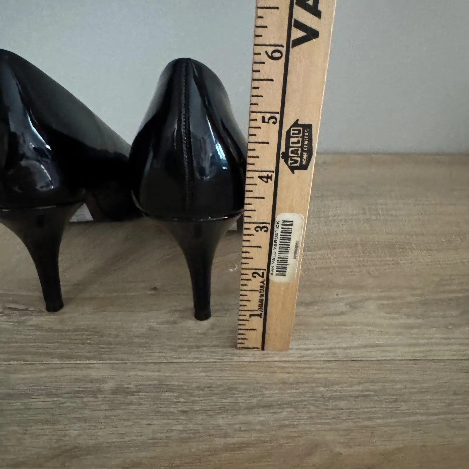 Simply Be Shoes Black Patent Leather Pointed Toe Gold Cap Heel Dress Pump Size 7 - Image 7