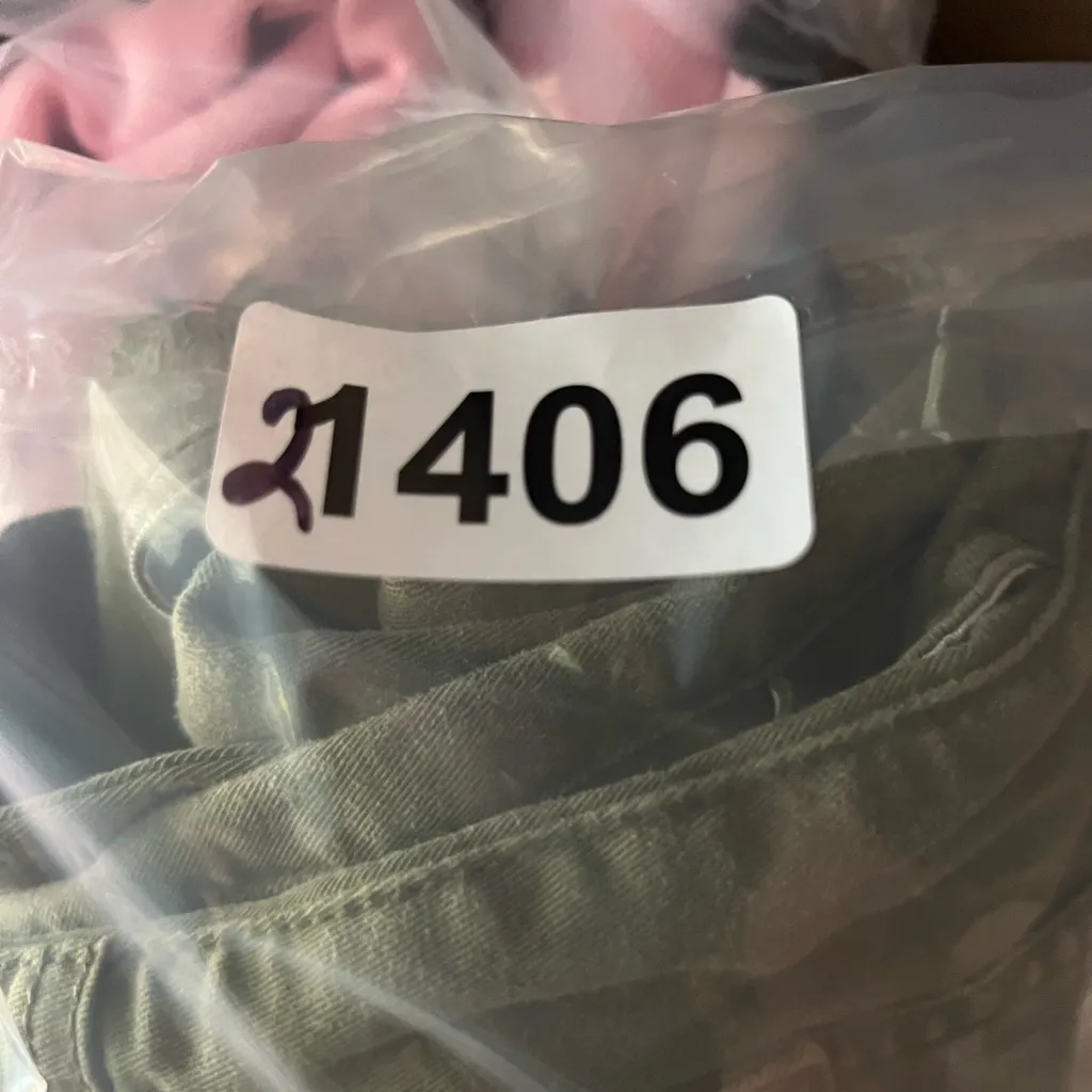 Cabi Jeans Women’s Size 6 Olive Green Button Fly Skinny Cargo Pants - Image 8