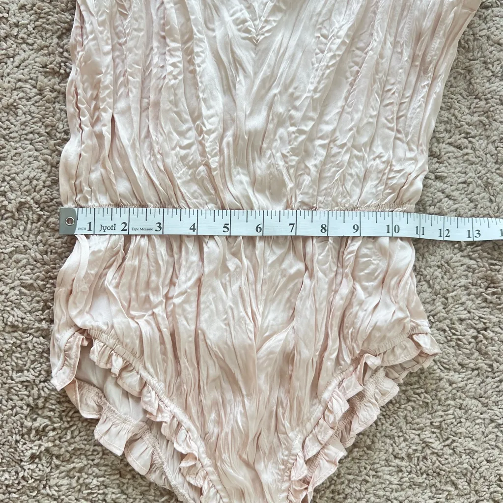Current Air Los Angeles Crinkle Ruffle Silky Bodysuit Rose Gold Size Small - Image 8