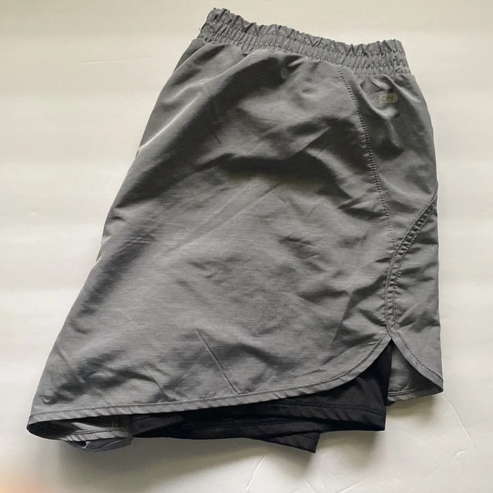 RBX gray and black running athletic shorts, size large - Image 5