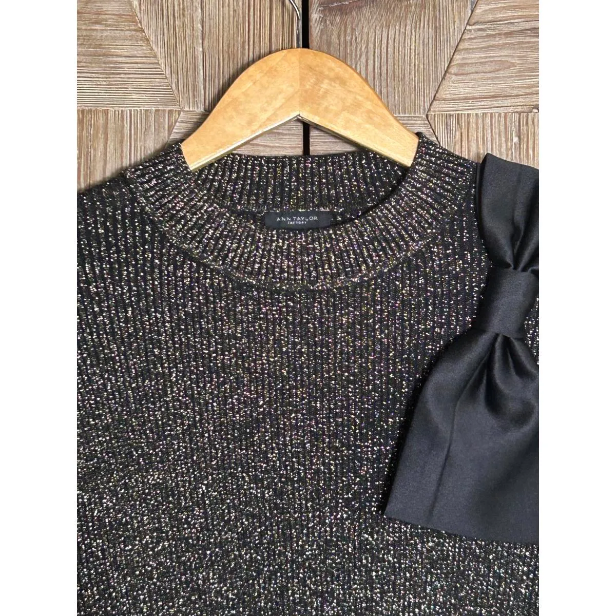 NWT Ann Taylor Womens Black Gold Ribbed Top With Bow Accent Size M Party Elegant Size M - Image 2