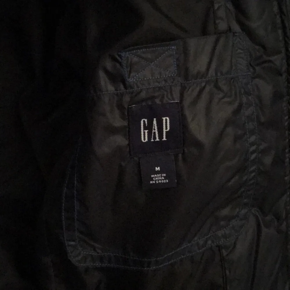 GAP Y2K Black winter puffer jacket size M - Image 6