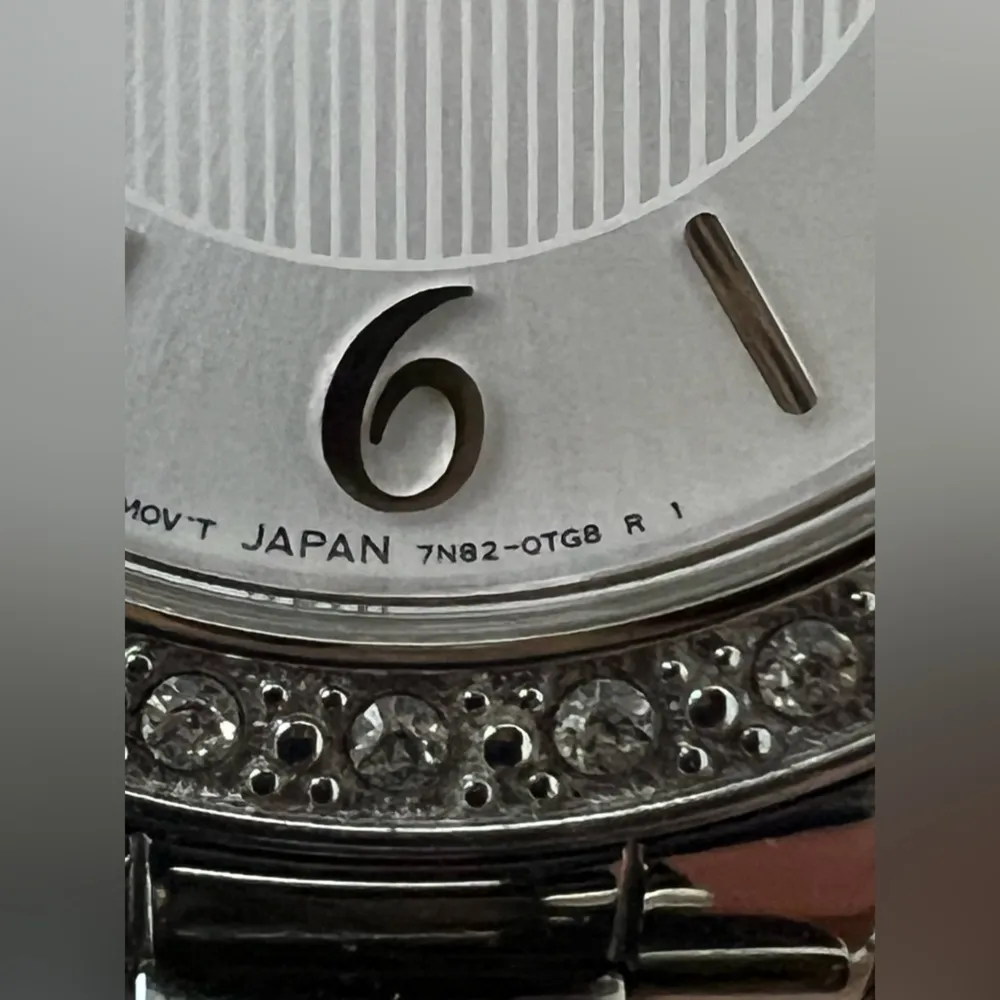 Seiko  Ladies Watch Crystals Stainless Bracelet Dial Hands Date Window - Image 8