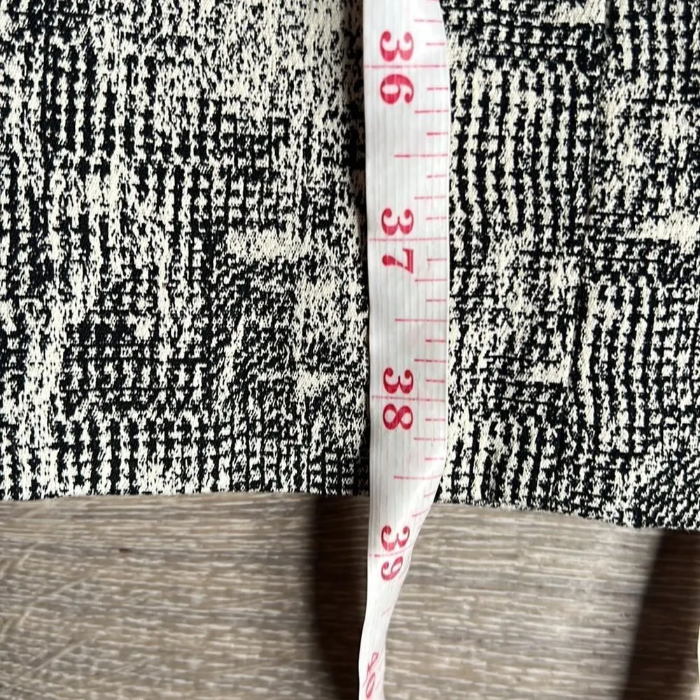 MM Lafleur Black & Cream The Aditi Shift Dress in Crackle - Image 12